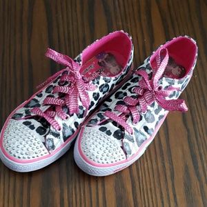 Girls 3.5 Skechers Twinkle Toes Leopard print